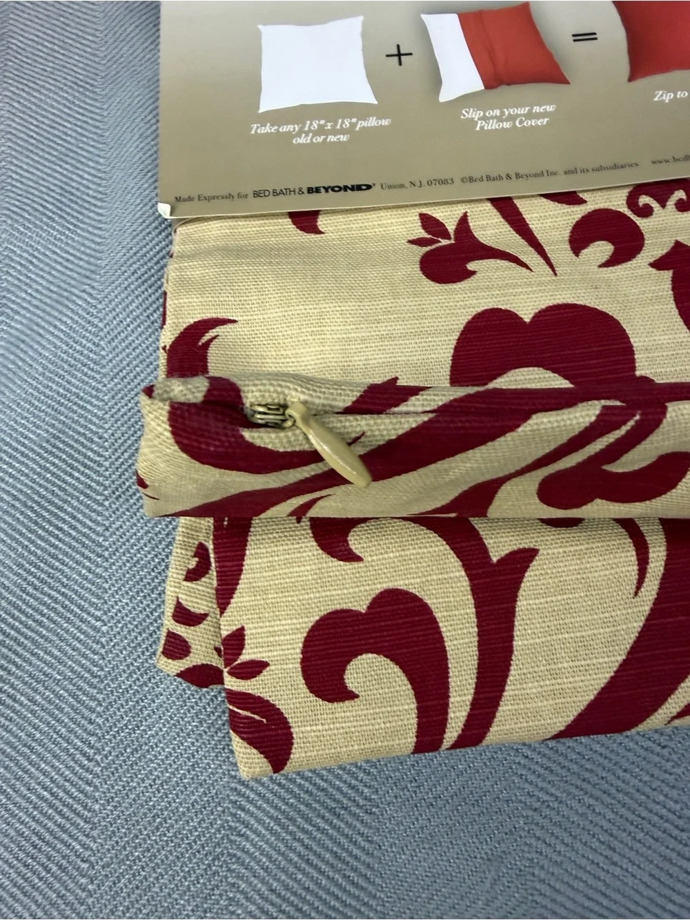 NWT bed Bath and beyond 18” x 18” pillow cover scroll design red/beige